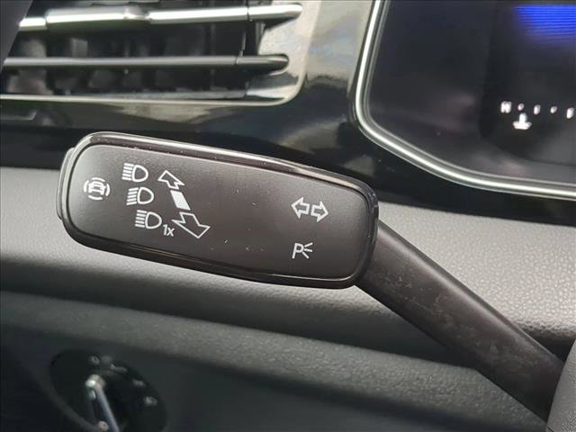 Used 2025 Volkswagen Jetta S image 29