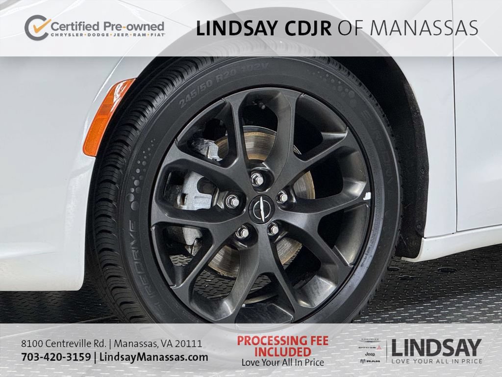 Certified 2025 Chrysler Pacifica Limited FWD image 10