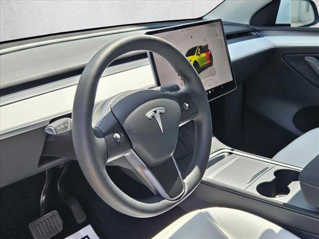 Used 2025 Tesla Model Y Long Range AWD/4WD image 13