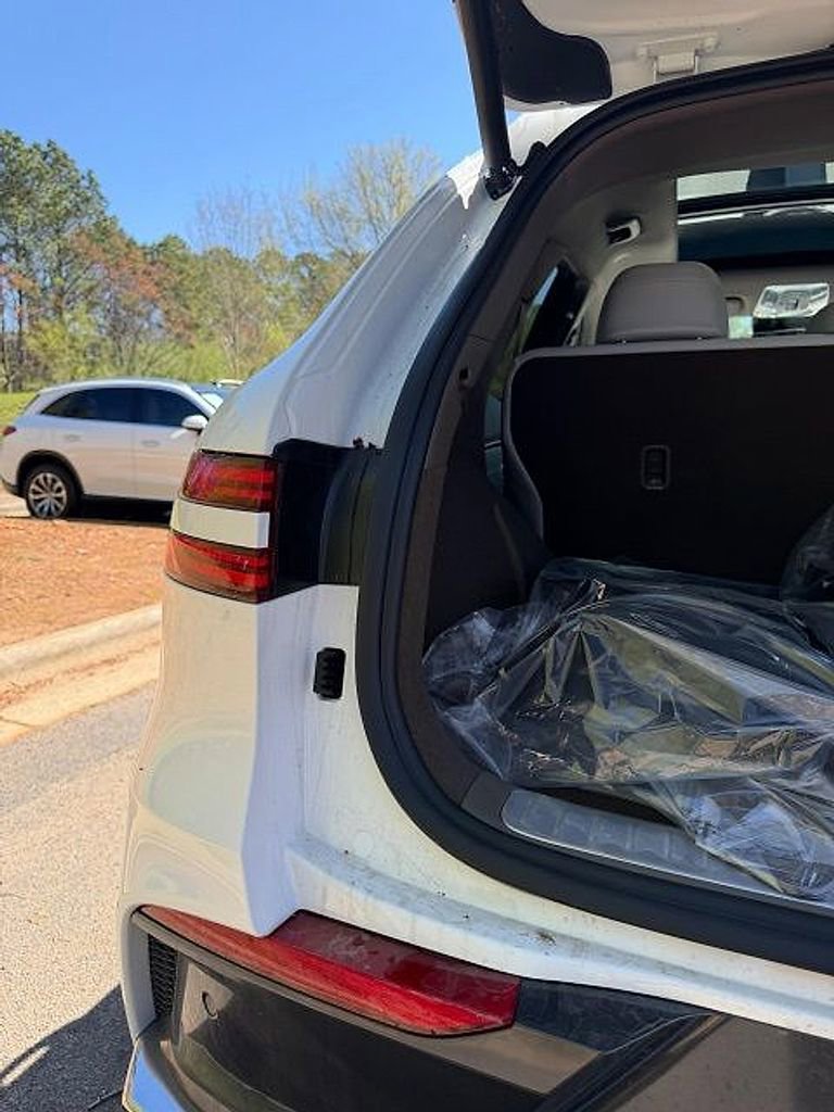 Used 2026 Genesis GV70 2.5T Advanced image 10