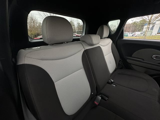 Used 2017 Kia Soul image 29