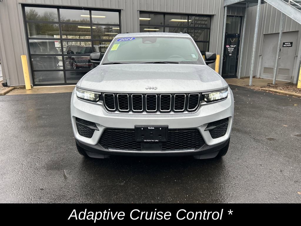Used 2024 Jeep Grand Cherokee Laredo w/ Luxury Tech Group I AWD/4WD image 9