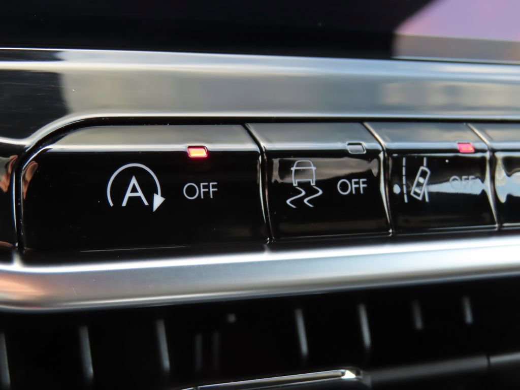 Certified 2023 Jeep Compass Limited AWD/4WD image 10