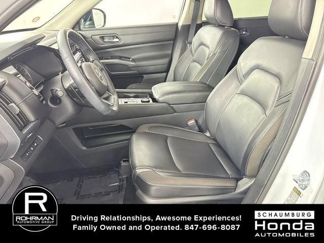 Used 2025 Nissan Pathfinder SL AWD/4WD image 5