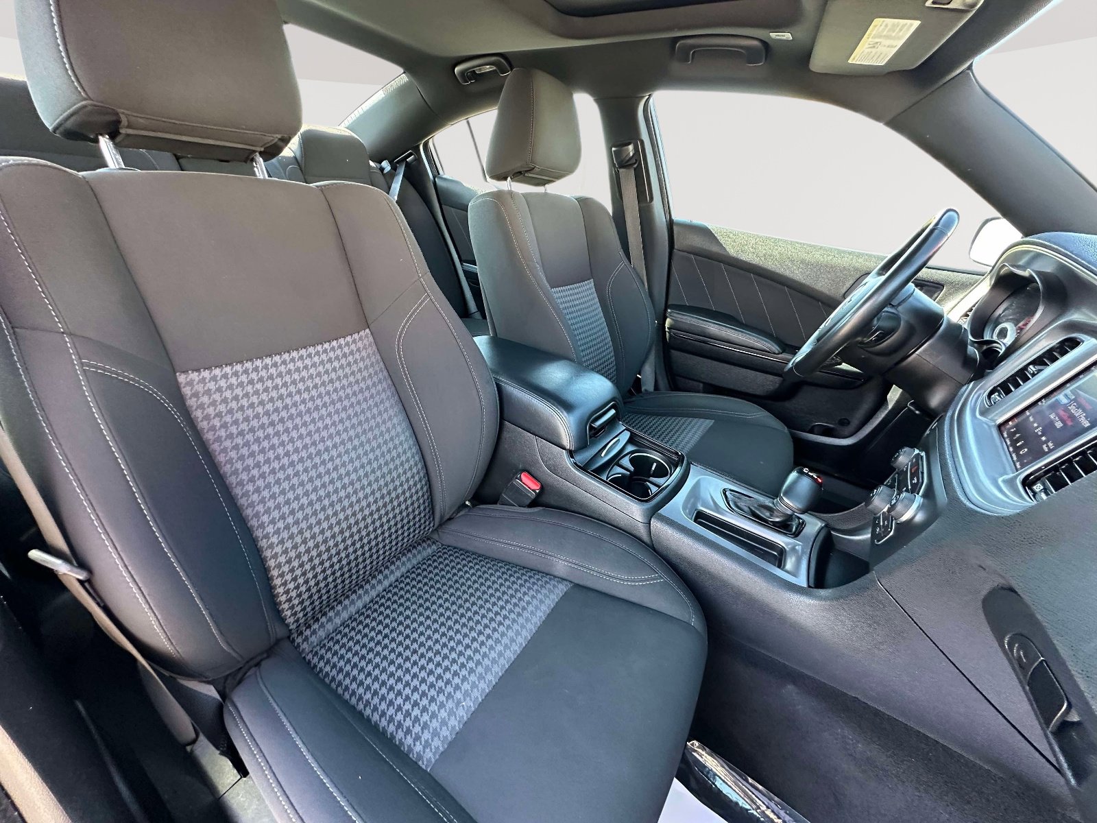 Used 2023 Dodge Charger SXT w/ Blacktop Package image 22