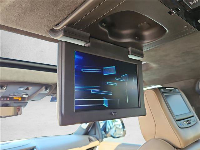 Used 2019 Cadillac Escalade ESV Platinum AWD/4WD image 18