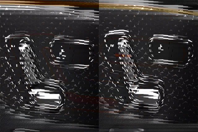 Used 2025 Mercedes-Benz GLA 250 4MATIC w/ Driver Assistance Package image 25