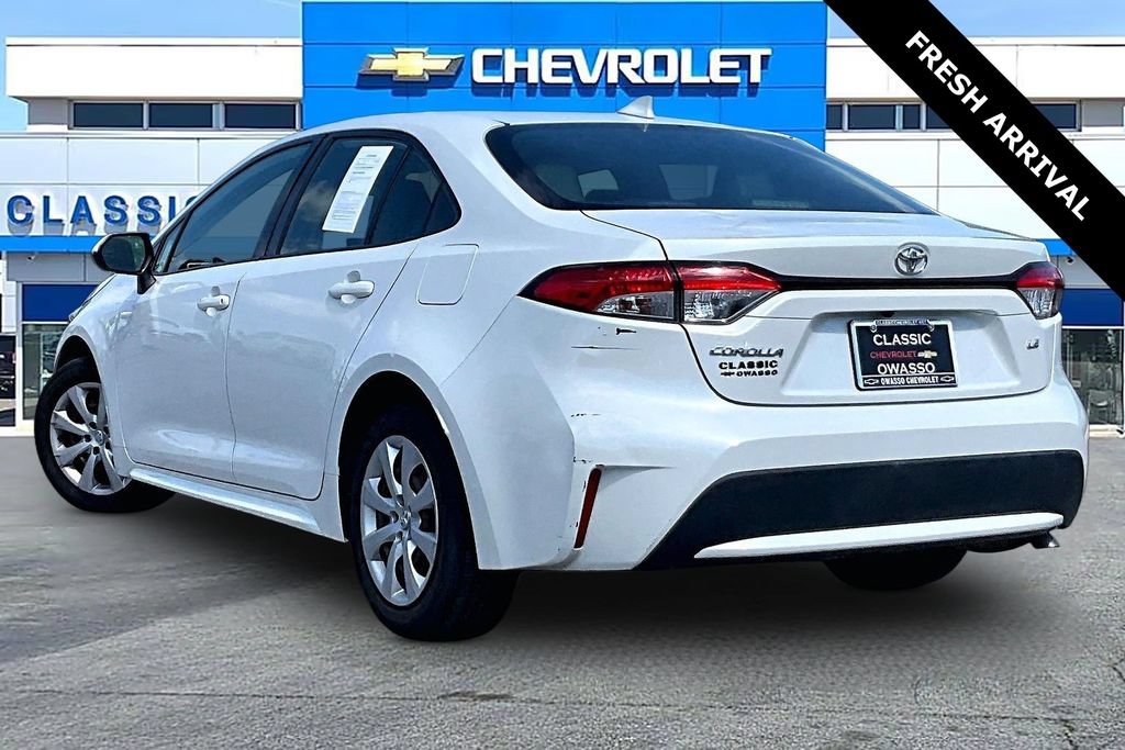 Used 2020 Toyota Corolla LE FWD image 4