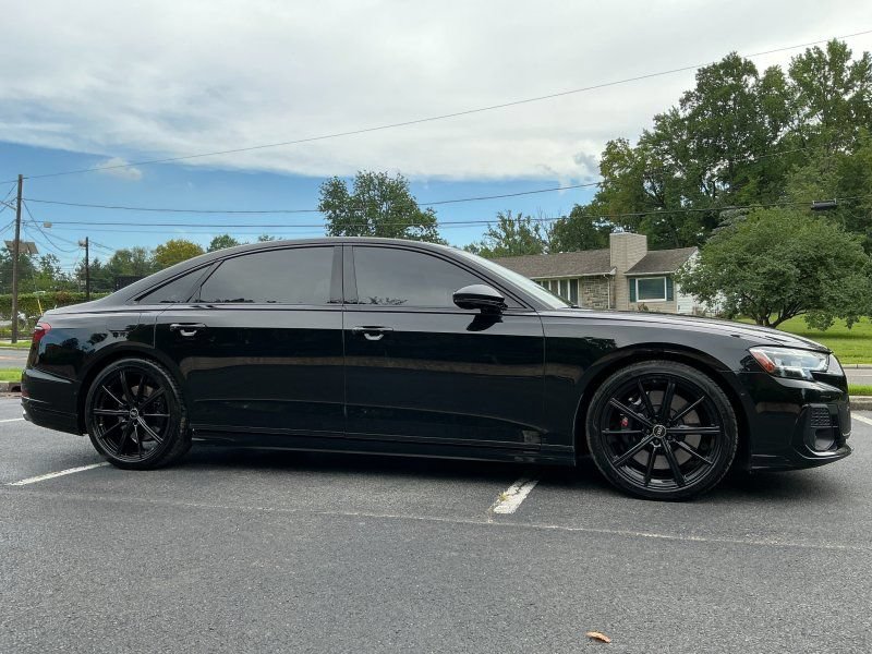Used 2023 Audi S8 w/ S8 Comfort Plus Package AWD/4WD image 4