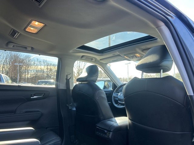 Used 2024 Toyota Highlander XLE image 20