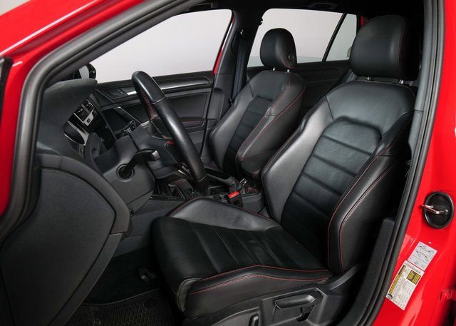 Used 2021 Volkswagen GTI SE image 10
