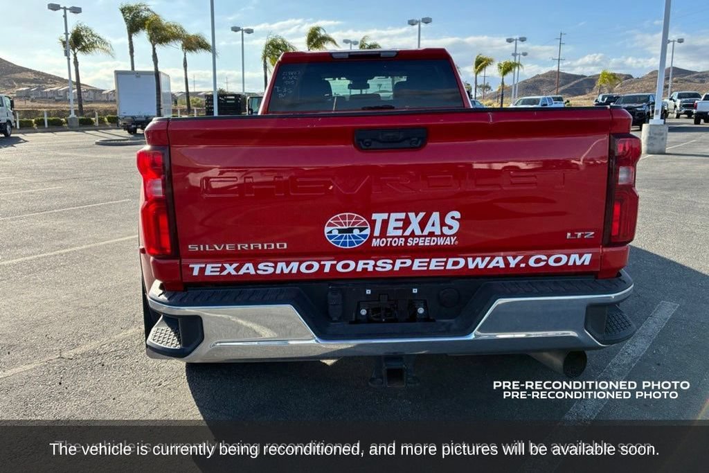 Used 2024 Chevrolet Silverado 3500 LTZ AWD/4WD image 7