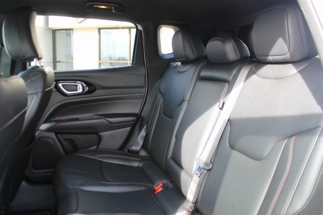 Used 2025 Jeep Compass Trailhawk w/ Trailhawk Elite Group image 30