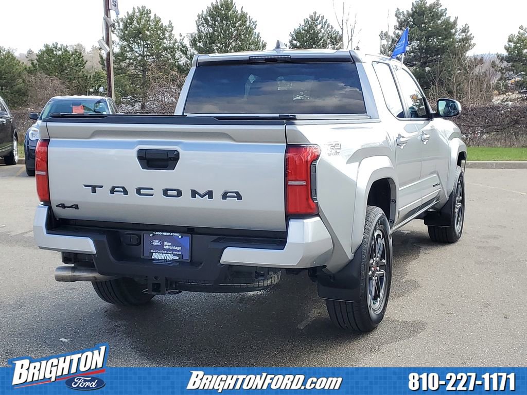 Used 2025 Toyota Tacoma TRD Sport AWD/4WD image 4