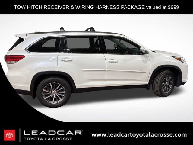 Used 2019 Toyota Highlander XLE AWD/4WD image 2