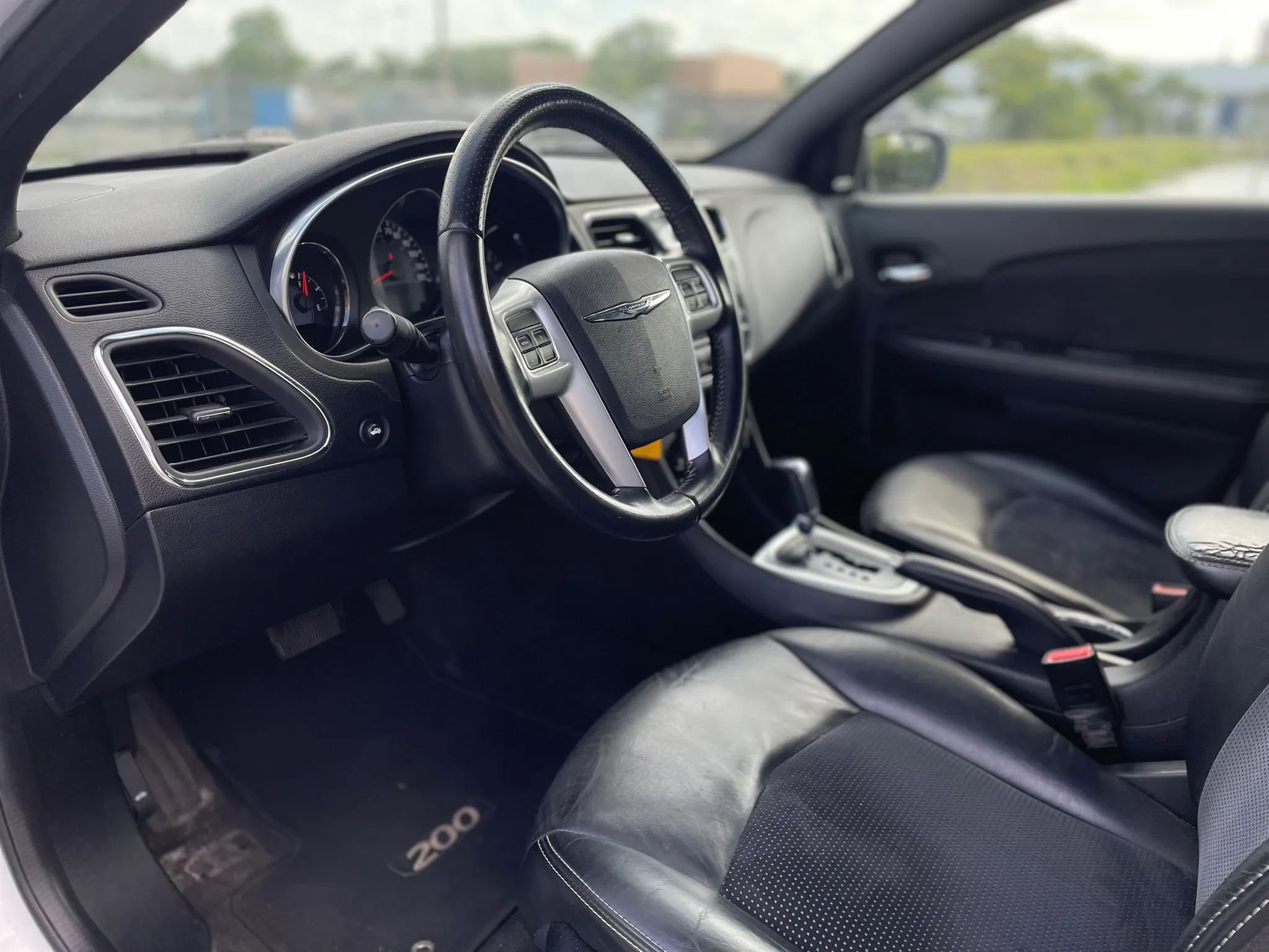 Used 2014 Chrysler 200 Limited w/ 200 Super S Group FWD image 20
