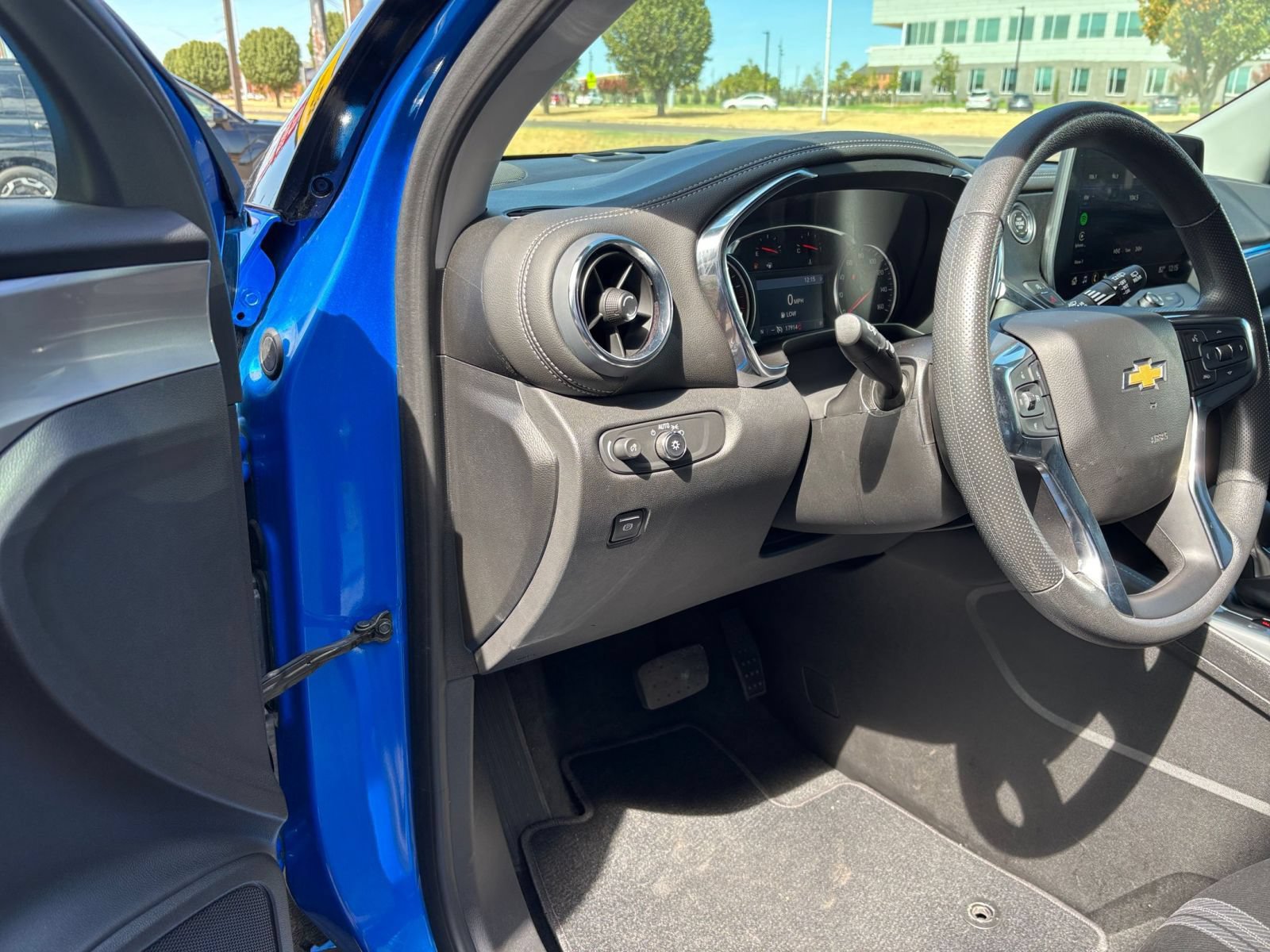 Used 2026 Chevrolet Blazer LT FWD image 34