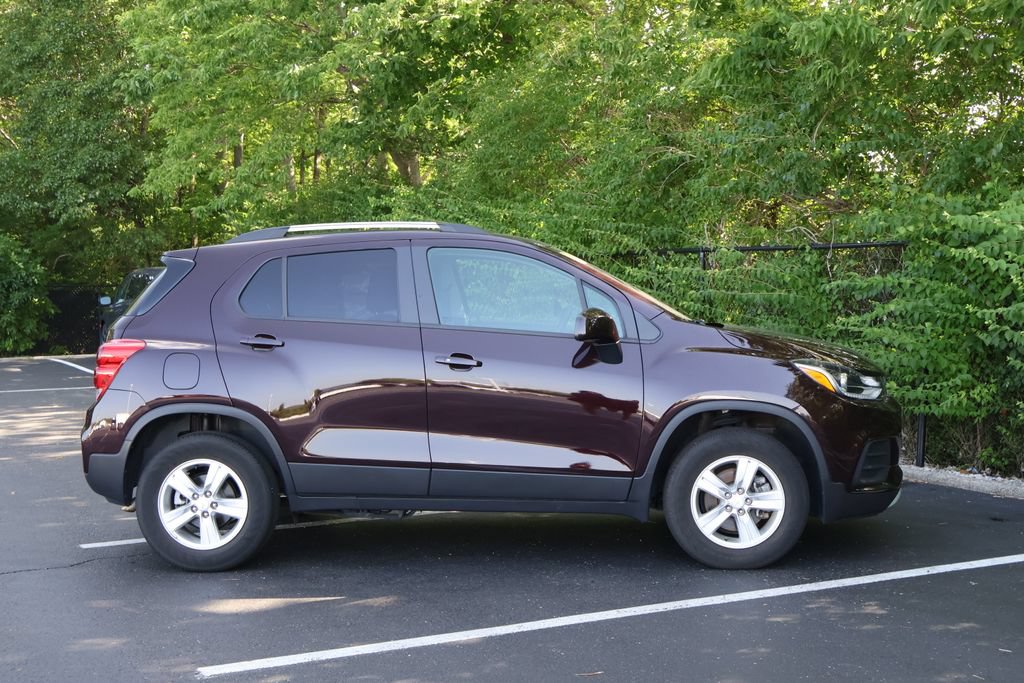 Certified 2022 Chevrolet Trax LT w/ LT Convenience Package AWD/4WD image 10