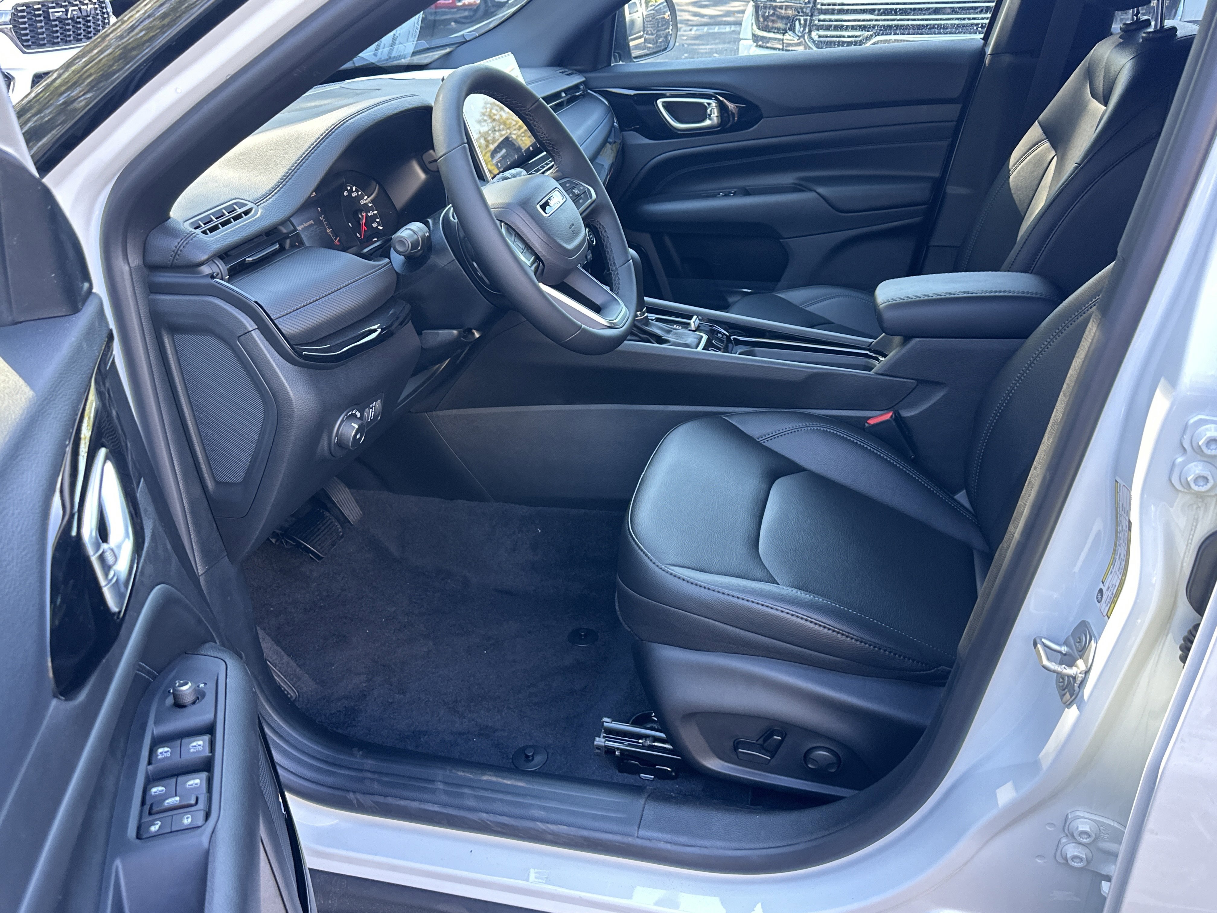 New 2026 Jeep Compass Limited image 27