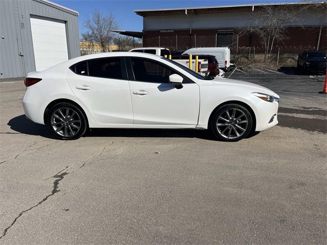 Used 2018 MAZDA MAZDA3 Touring image 2