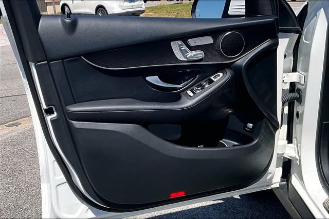 Certified 2022 Mercedes-Benz GLC 300 image 17