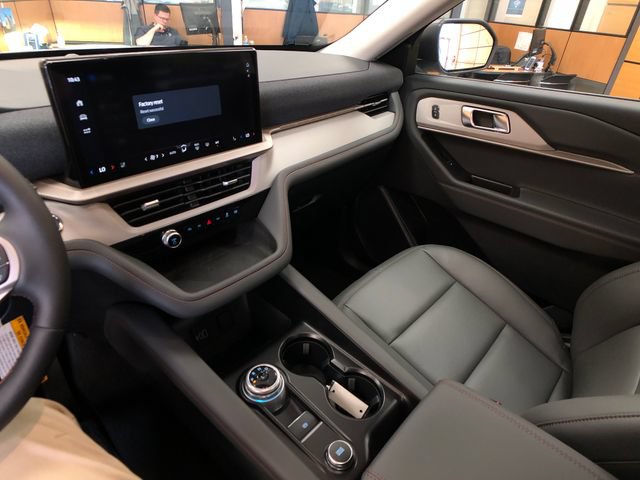 New 2026 Ford Explorer Active w/ Active Comfort Package AWD/4WD image 18