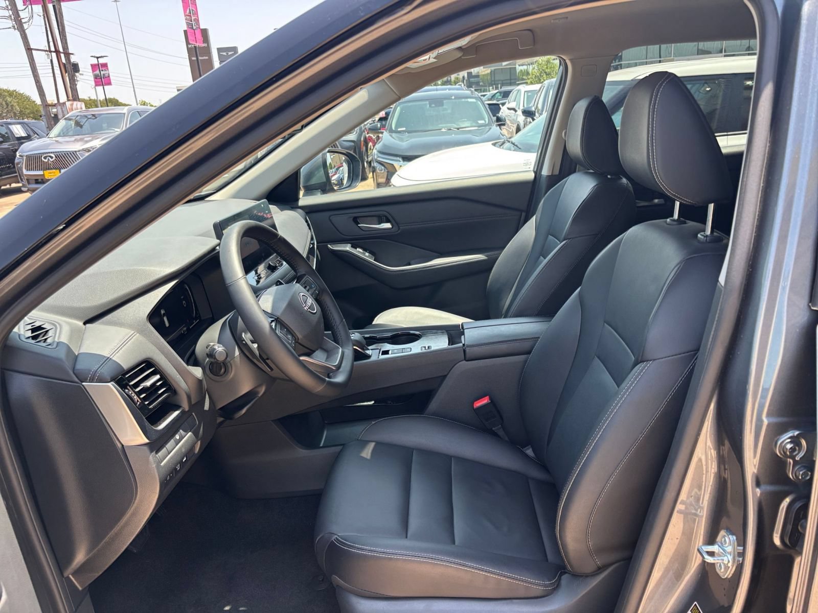 Used 2026 Nissan Rogue SL FWD image 30