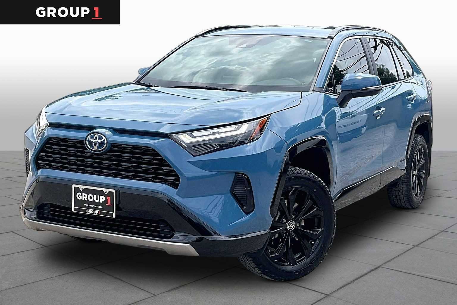 Used 2024 Toyota RAV4 SE