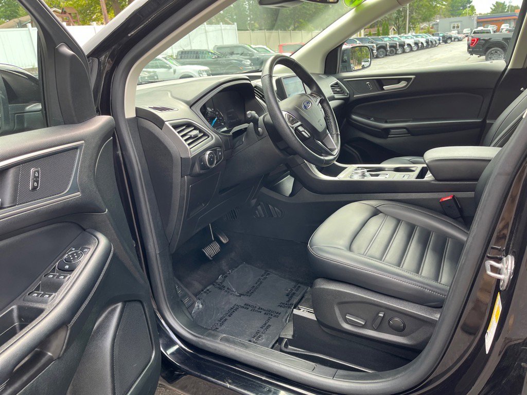 Used 2024 Ford Edge SEL image 9