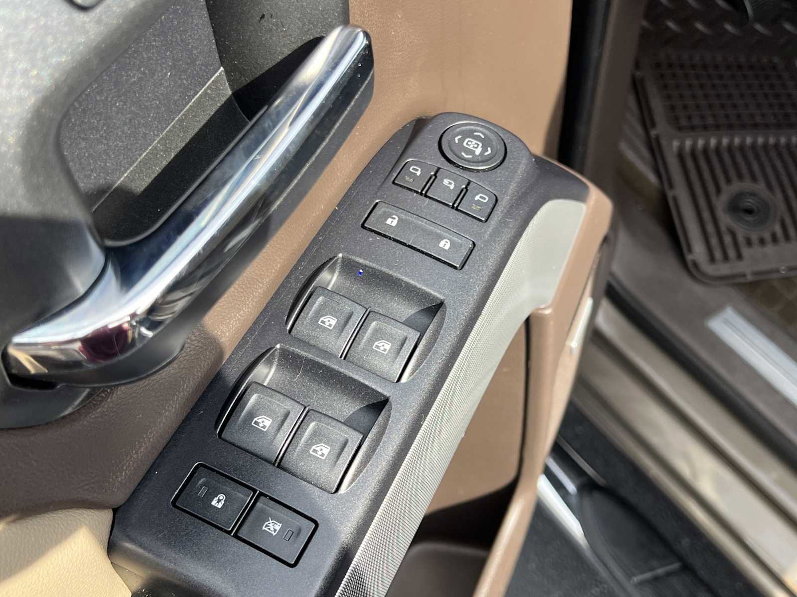 Used 2014 Chevrolet Silverado 1500 LTZ Z71 w/ LTZ Plus Package image 17