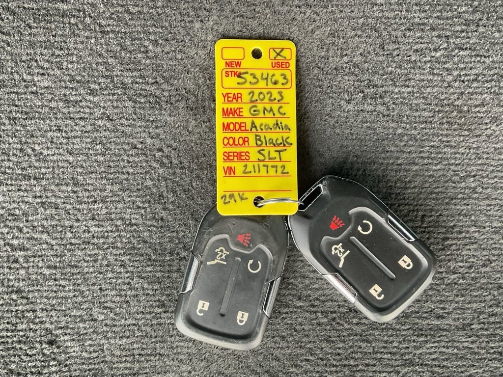 Used 2023 GMC Acadia SLT w/ Preferred Package image 24