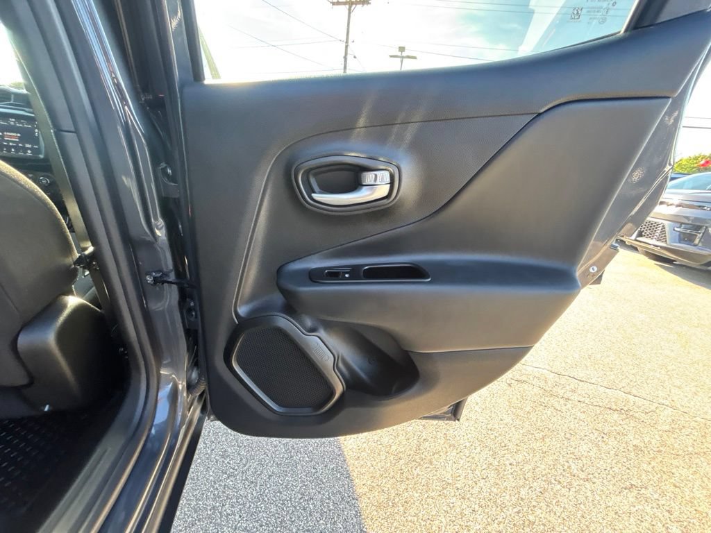 Certified 2023 Jeep Renegade Latitude AWD/4WD image 24