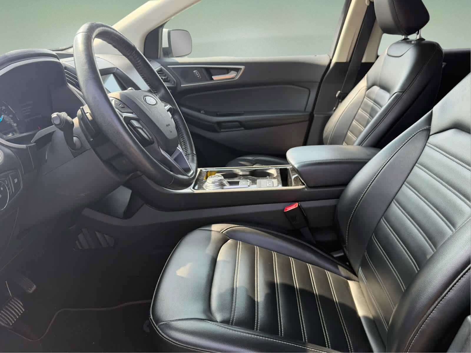 Used 2020 Ford Edge SEL w/ Cold Weather Package AWD/4WD image 8