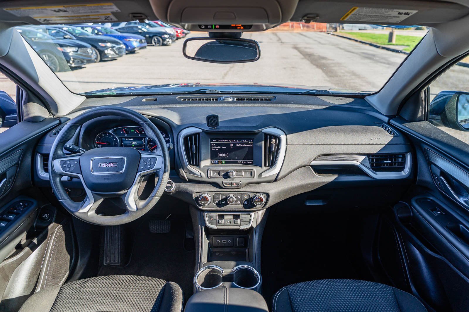 Used 2024 GMC Terrain SLE w/ Driver Convenience Package image 22