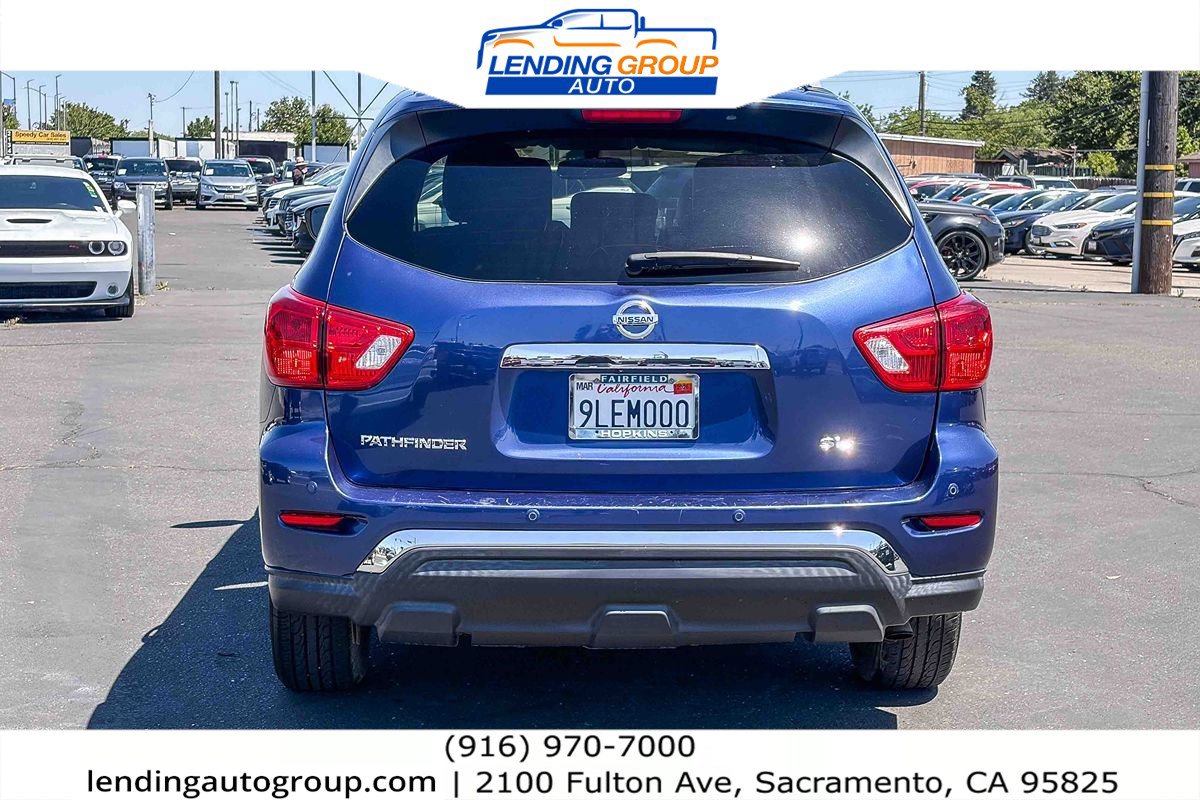 Used 2019 Nissan Pathfinder SL FWD image 3
