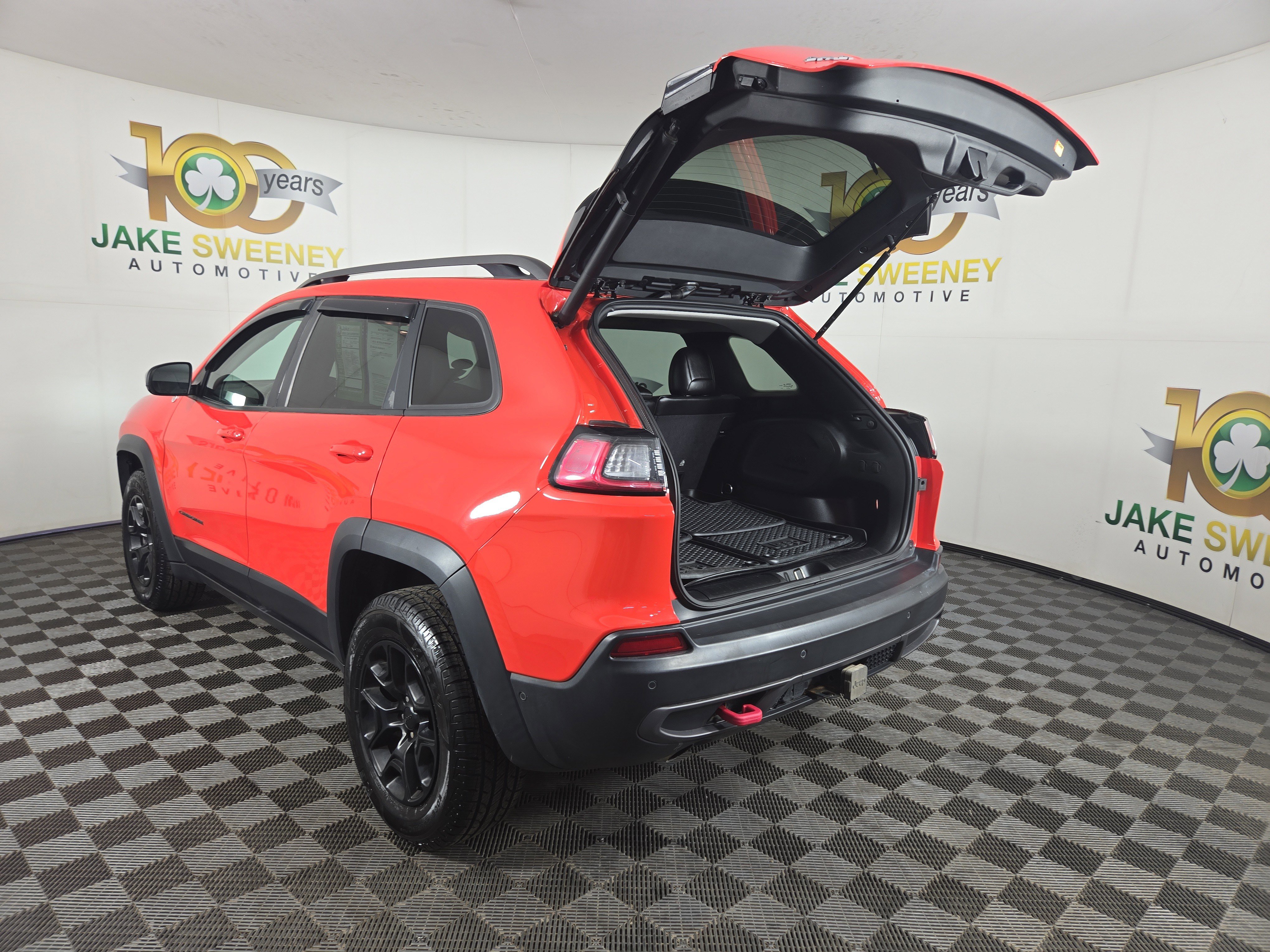 Used 2021 Jeep Cherokee Trailhawk w/ Sun & Sound Group image 32