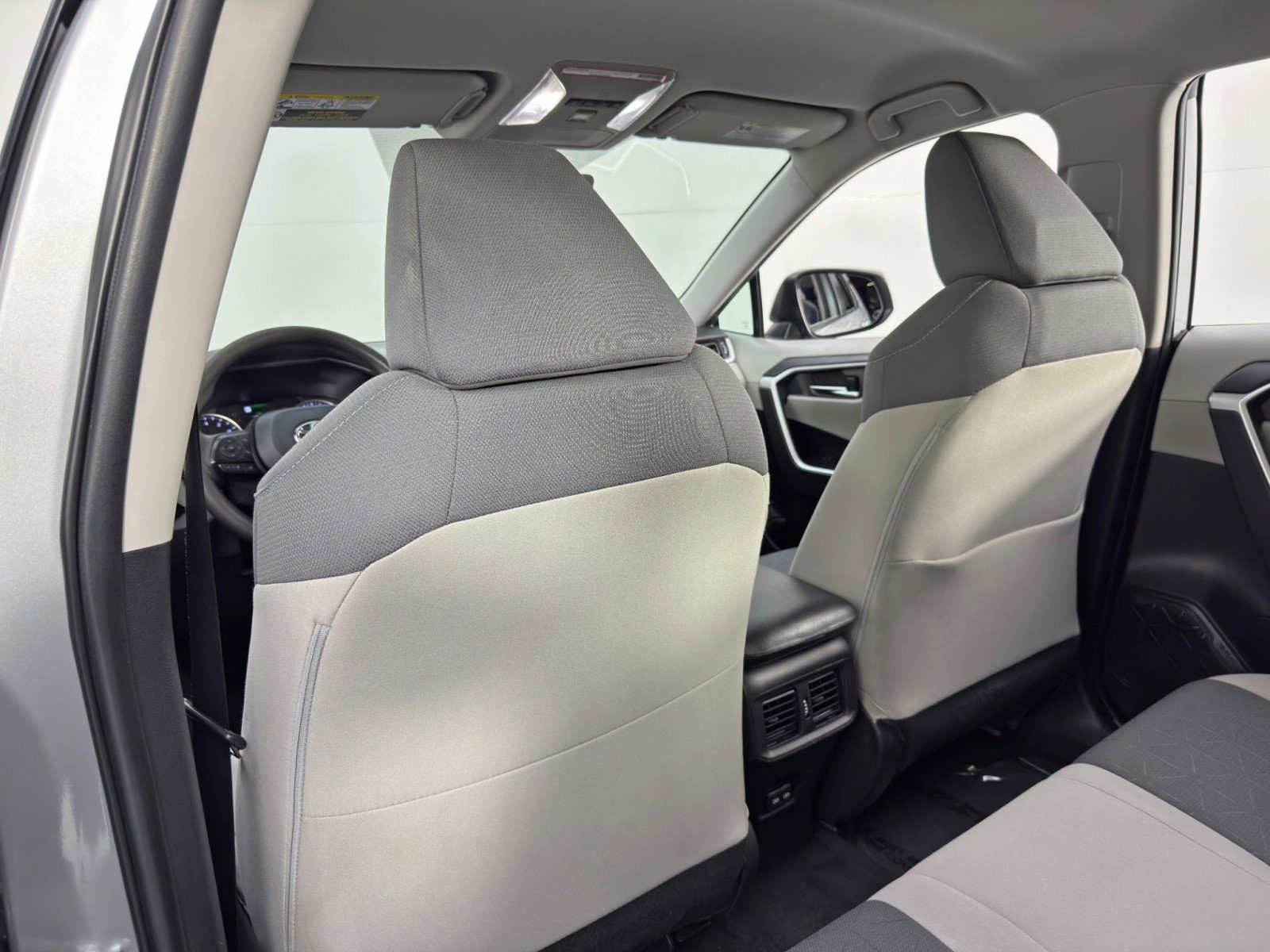 Used 2022 Toyota RAV4 XLE image 31