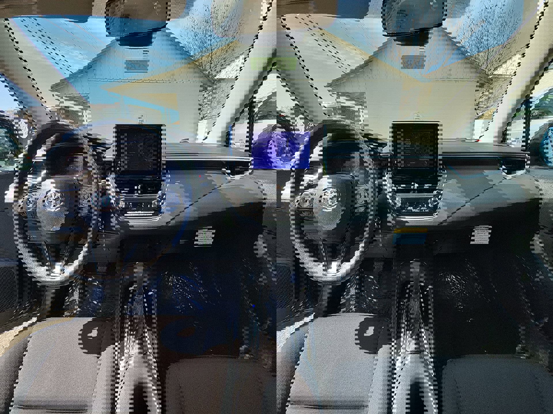 Used 2023 Toyota Corolla LE image 26