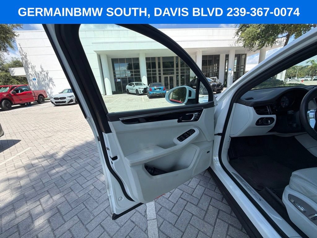 Used 2021 Porsche Macan S AWD/4WD image 17