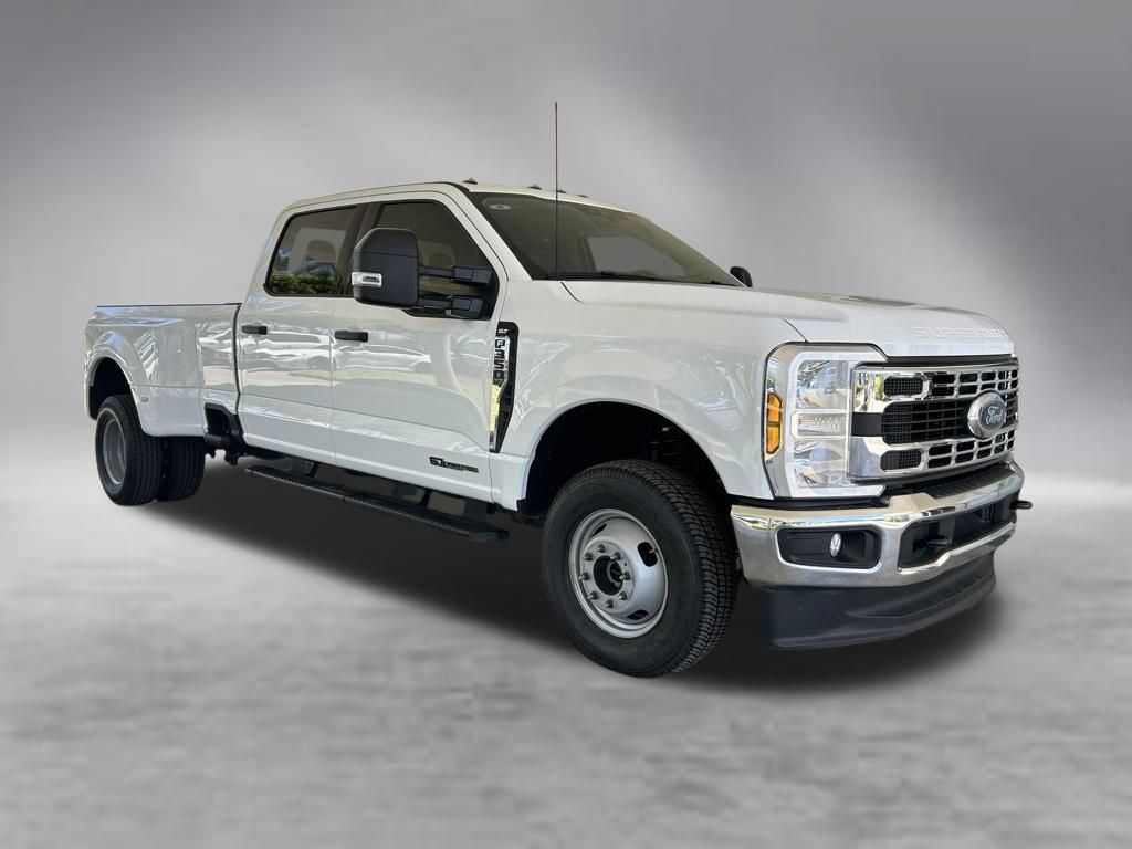 Used 2026 Ford F350 XLT AWD/4WD image 2