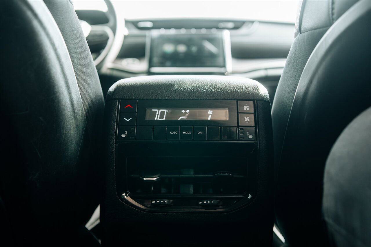 Used 2023 Jeep Grand Cherokee L Limited w/ Trailer Tow Group (B) image 46