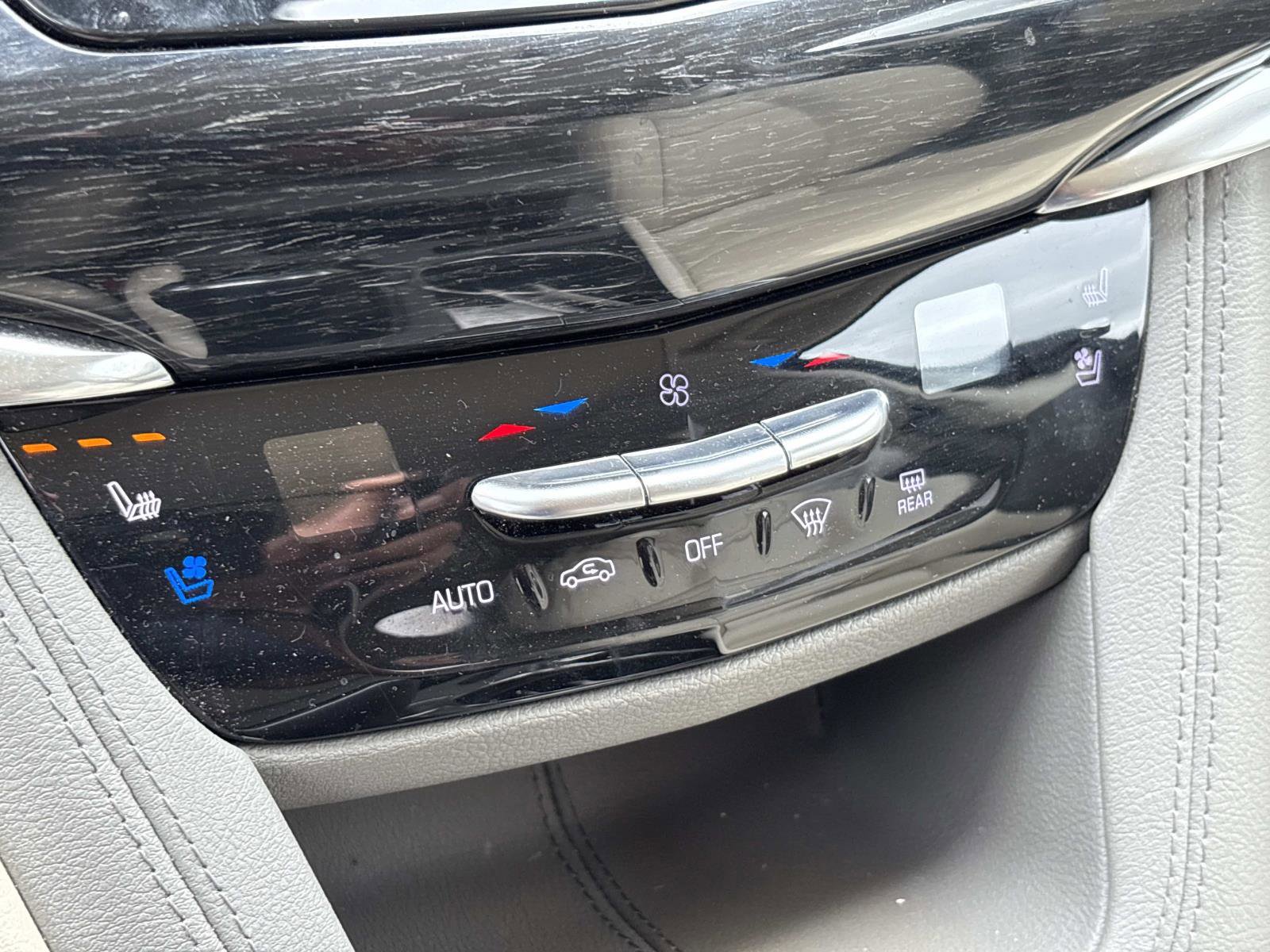 Used 2020 Cadillac XT6 Premium Luxury image 24