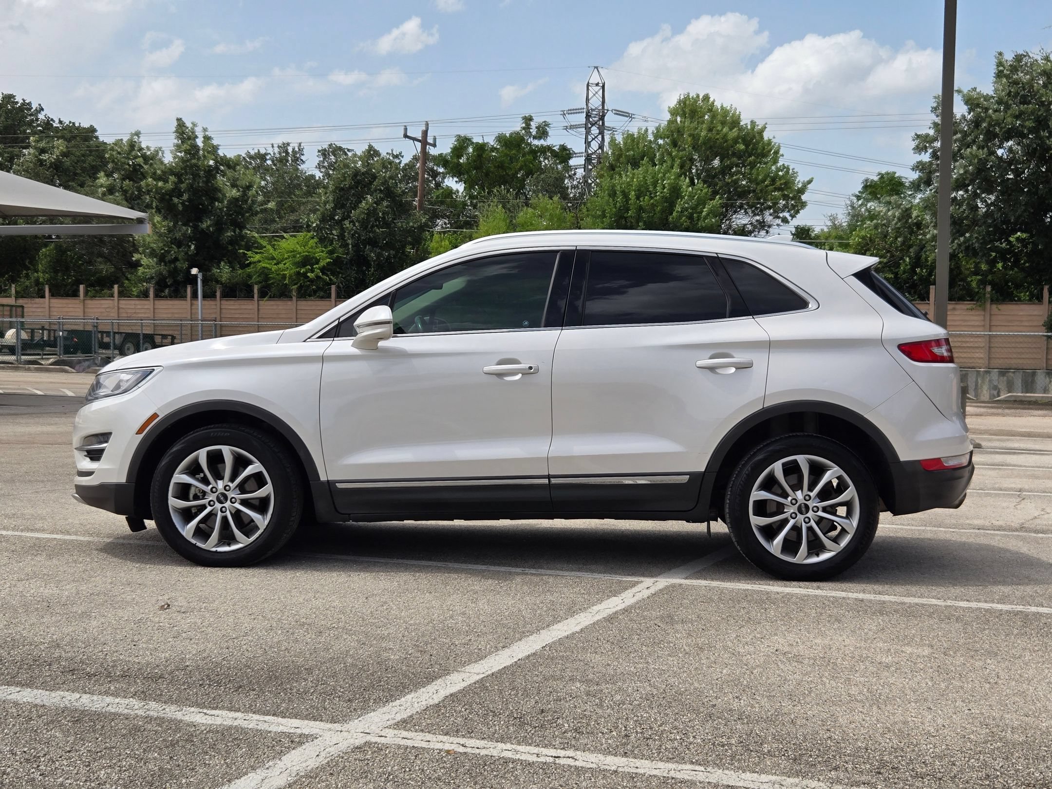 Used 2017 Lincoln MKC Select w/ Select Plus Package FWD image 6