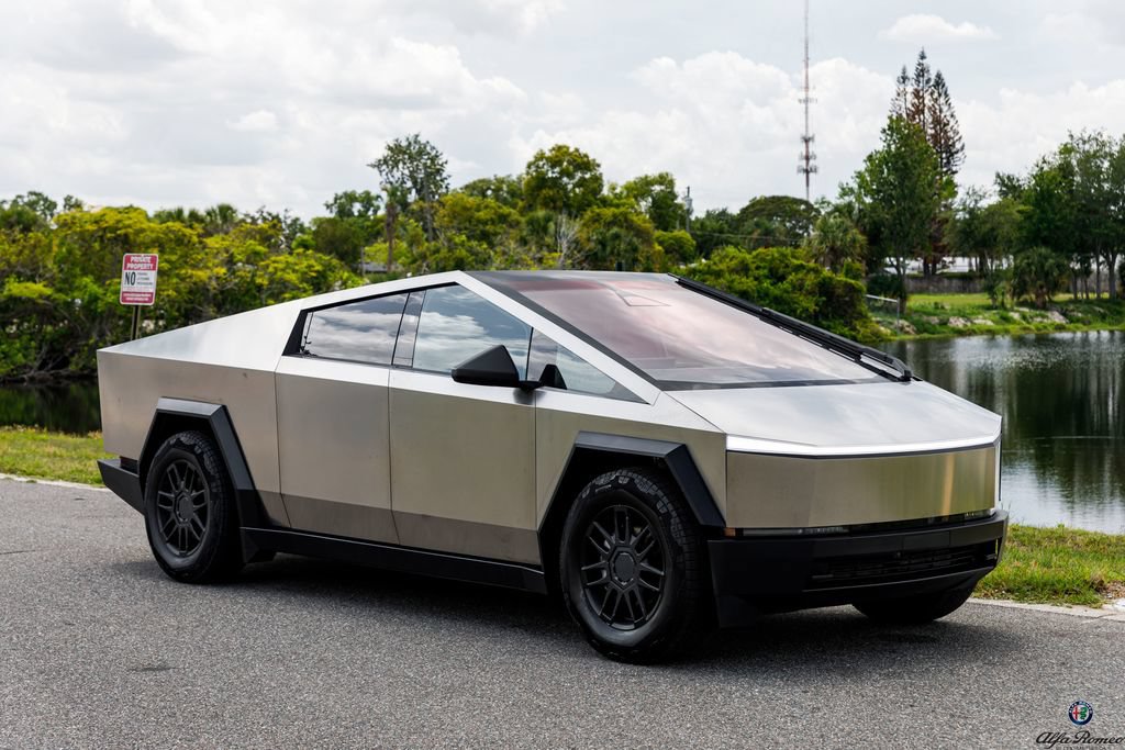 Used 2025 Tesla Cybertruck AWD Crew Cab image 1