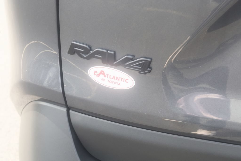 Used 2025 Toyota RAV4 LE AWD/4WD image 22