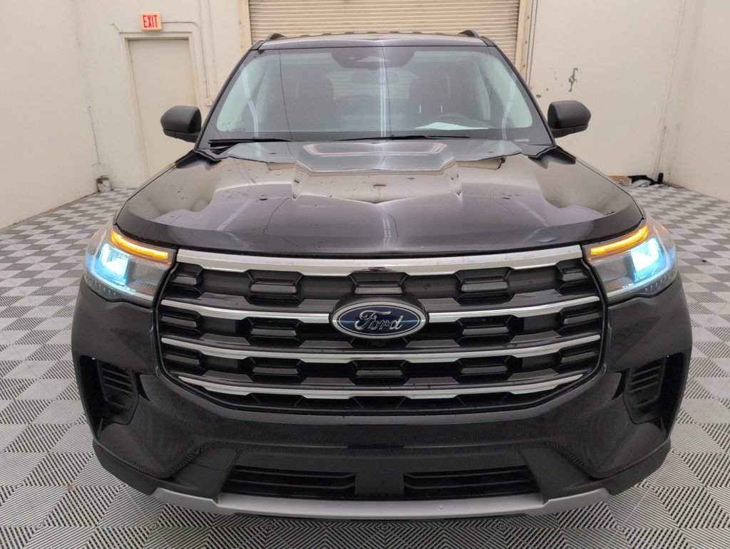 Used 2025 Ford Explorer Active RWD image 9