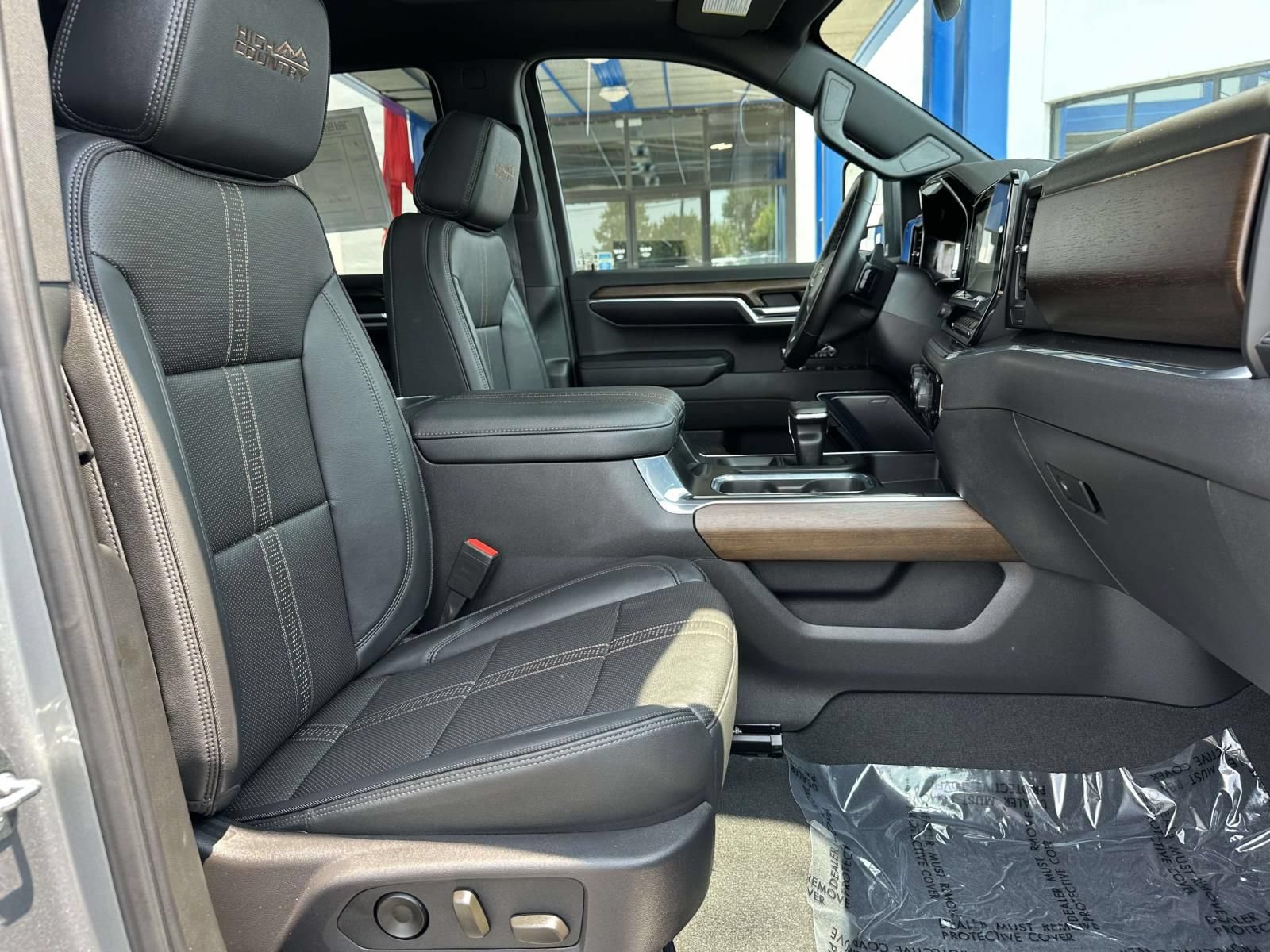Certified 2024 Chevrolet Silverado 1500 High Country w/ High Country Premium Package AWD/4WD image 28