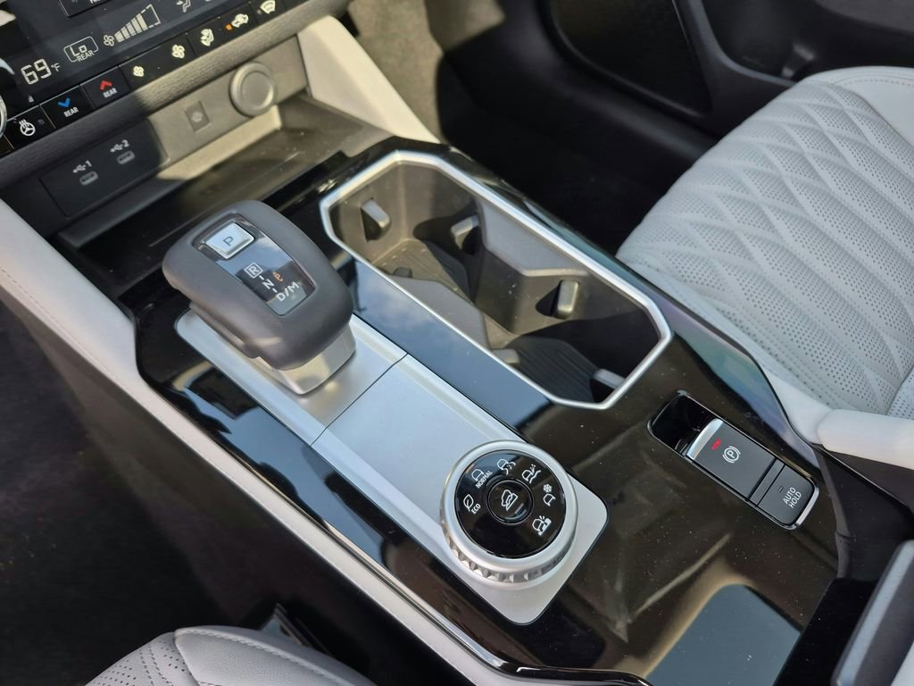 New 2025 Mitsubishi Outlander SEL image 15