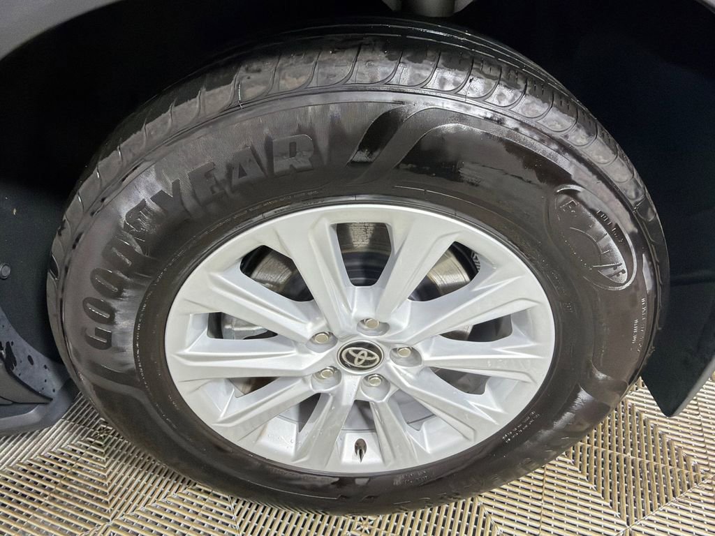 Used 2025 Toyota Grand Highlander AWD Hybrid image 21