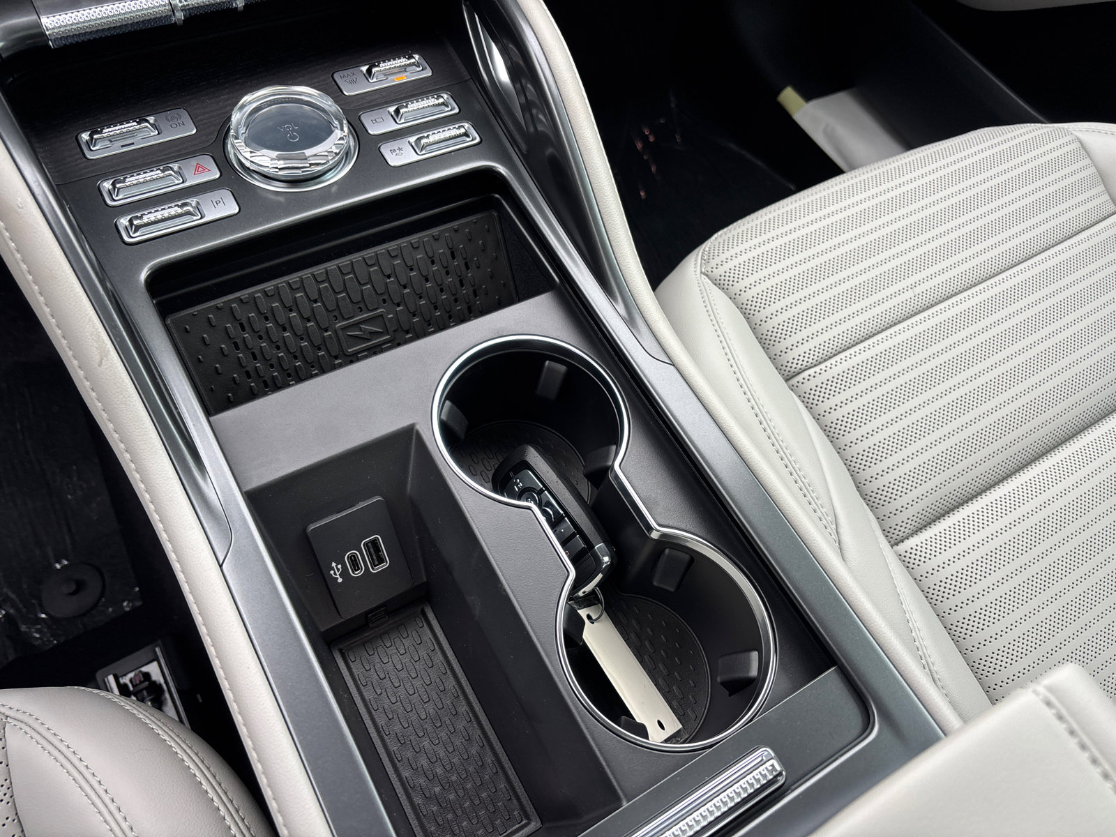 New 2026 Lincoln Nautilus Reserve w/ Jet Appearance Package image 25